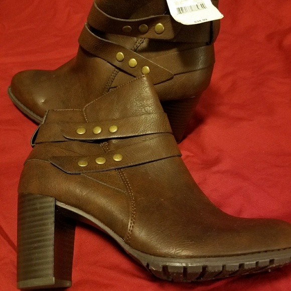 Boots - Picture 2 of 3